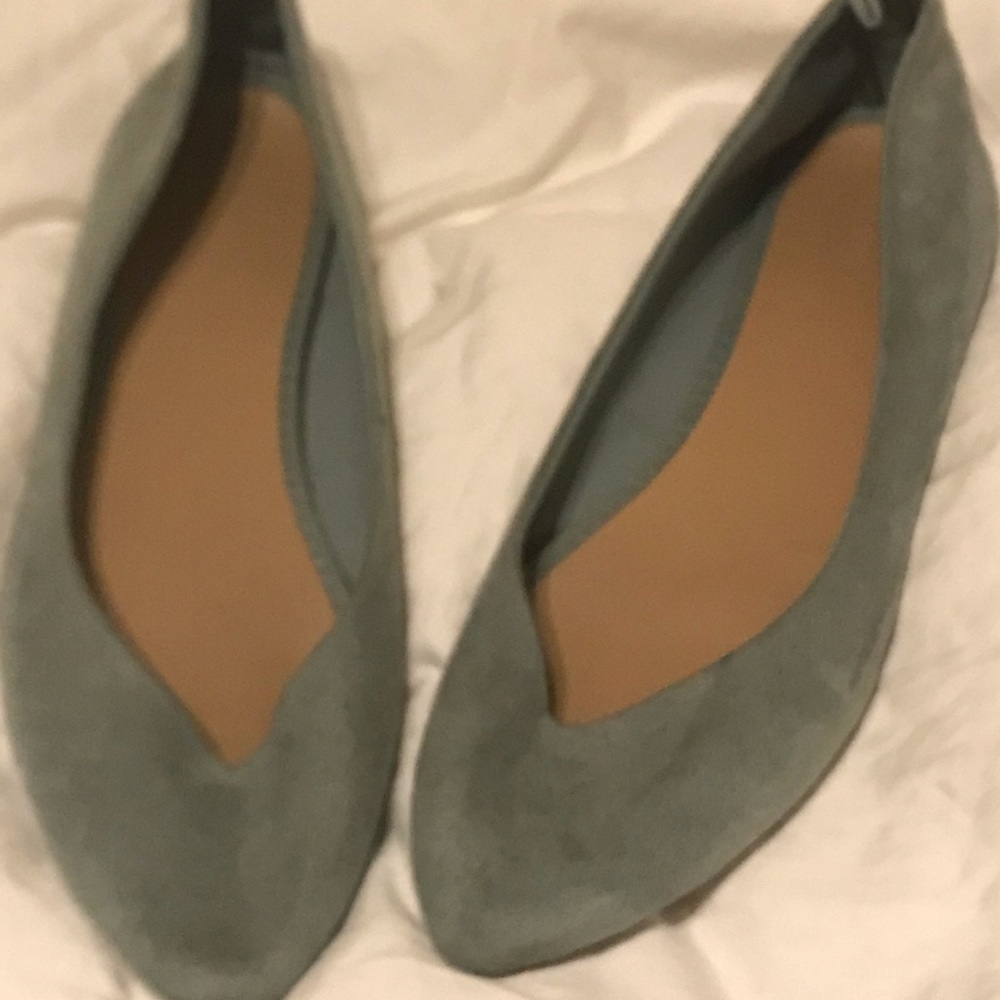 Flats - Picture 2 of 3
